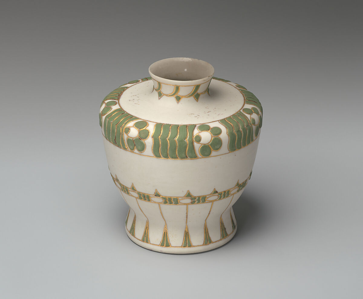 Vase with green and gold decoration on white, Adolf Le Comte (Dutch, Rijswijk 1850–1921 Den Haag), Glazed porcelain, Dutch, Delft