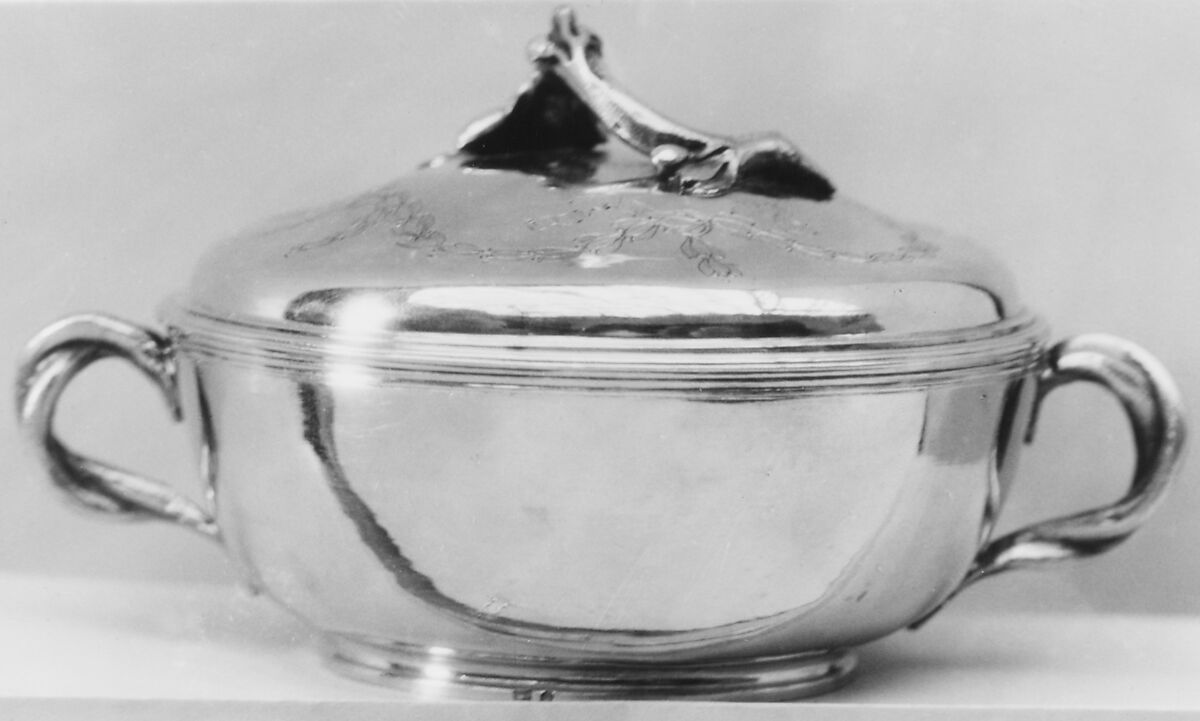 Stand for a bowl with cover (plateau), Jacques-Pierre Marteau (apprenticed 1740, master 1757, died 1779), Silver gilt, French, Paris