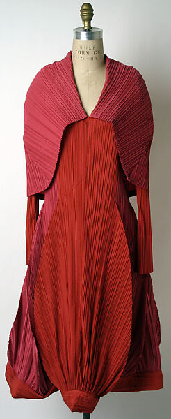 Dress, Issey Miyake (Japanese, 1938–2022), silk, Japanese 