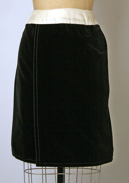 Evening suit, House of Chanel (French, founded 1910), a-r) silk; (s, t) metal, French