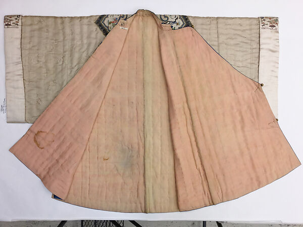 Ensemble, Silk
(c) silk, cotton, metal, China