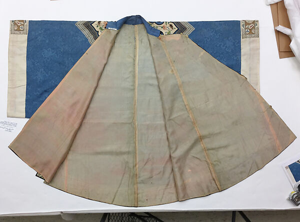 Ensemble, Silk
(c) silk, cotton, metal, China