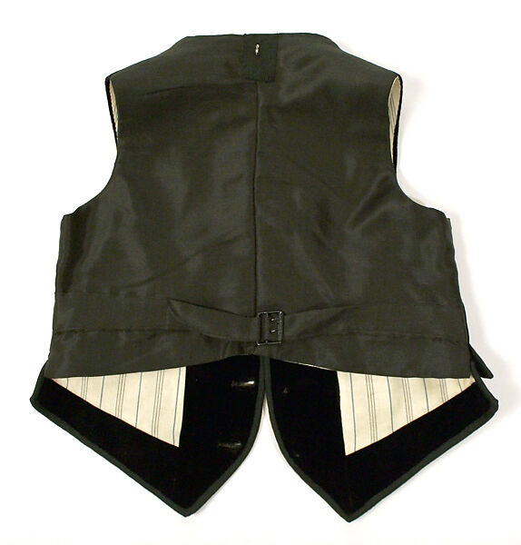 Ensemble, (a, b) silk, metal
(c) silk, wool
(d, e, g, h) wool
(f) leather, metal, hair
(i) silk
(j) metal, glass
(k) silk, metal, feather, Scottish