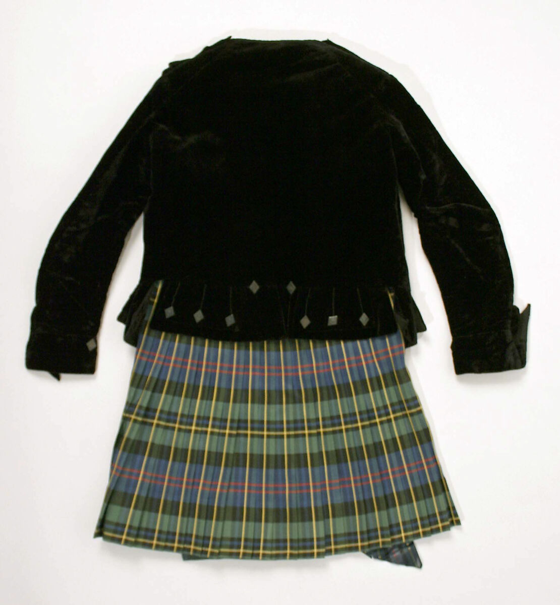 Ensemble, (a, b) silk, cotton, metal; (c) silk, Scottish