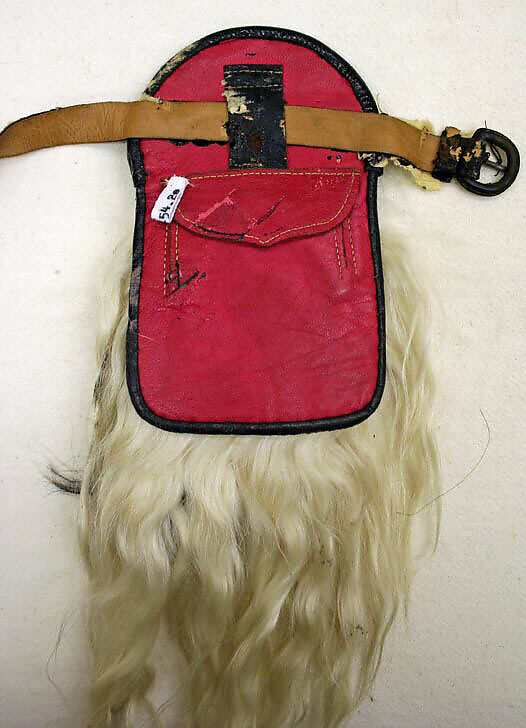 Ensemble, (a) silk, wool
(b) silk, cotton
(c) silk, cotton, metal
(d) wood, metal, glass
(e) leather, metal, hair, Scottish