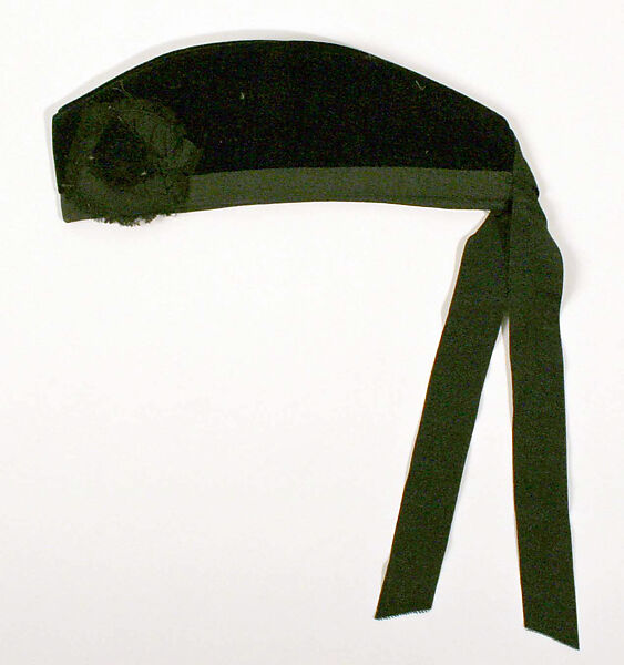 Ensemble, (a) silk, metal
(b) wool, cotton
(c, g) silk
(d, e, i, j) wool
(f) silk
(h) leather, metal, hair
(k, l) metal, glass, Scottish