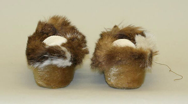 Shoes, fur, wool, probably European (Saami peoples)
