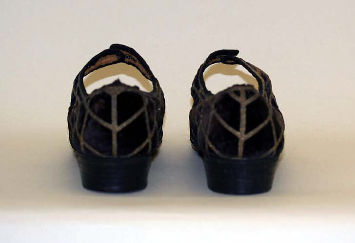 Shoes, a,b) silk, leather, French