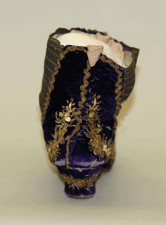 Pair of Ankle Shoes, Leather (sole), wood (heal), silk velvet, metal wrapped thread, twisted wire, spiral wire, and metallic sequins, wool (elastic band); embroidered