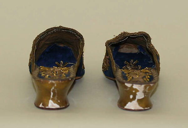 Bindalli wedding slippers, Leather sole, painted wood heel, silk velvet, metal-wrapped thread, twisted wire, spiral wire, and embroidery