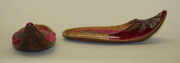 Slippers, Leather, metal wrapped thread; embroidered 