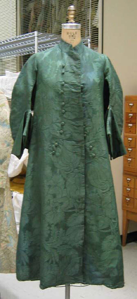 Dressing gown, silk, British