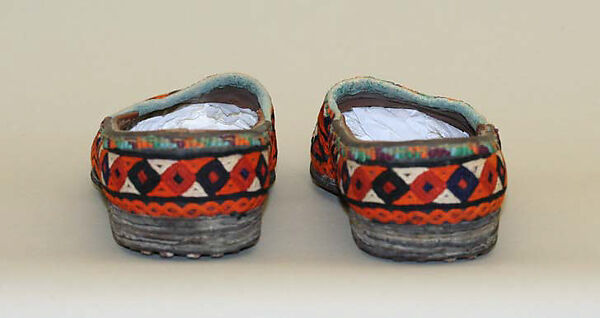 Shoes, Leather, silk, metal; embroidered