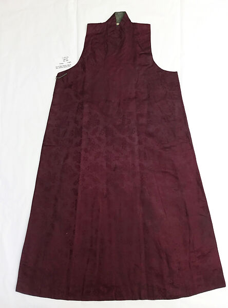 Ensemble, (a–c, e, f) silk, cotton, wool
(d) cotton, wool, clay, Tibet