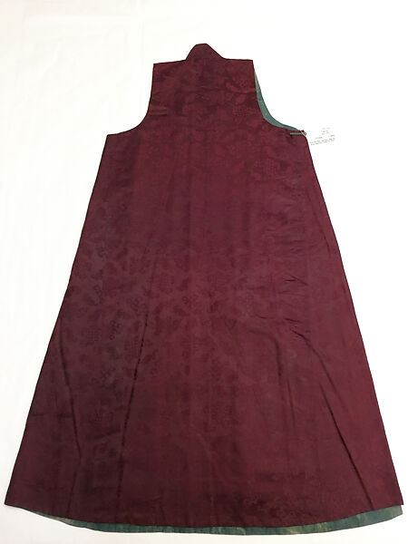 Ensemble, (a–c, e, f) silk, cotton, wool
(d) cotton, wool, clay, Tibet