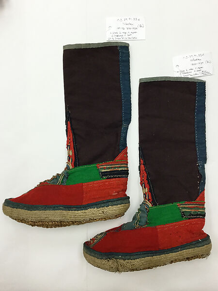 Ensemble, (a–c, e, f) silk, cotton, wool
(d) cotton, wool, clay, Tibet