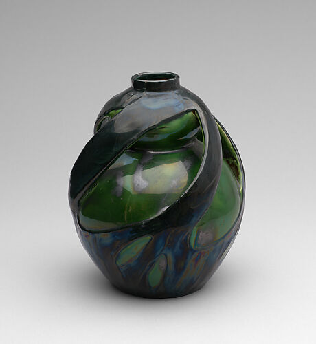 Vase with black whiplash handles
