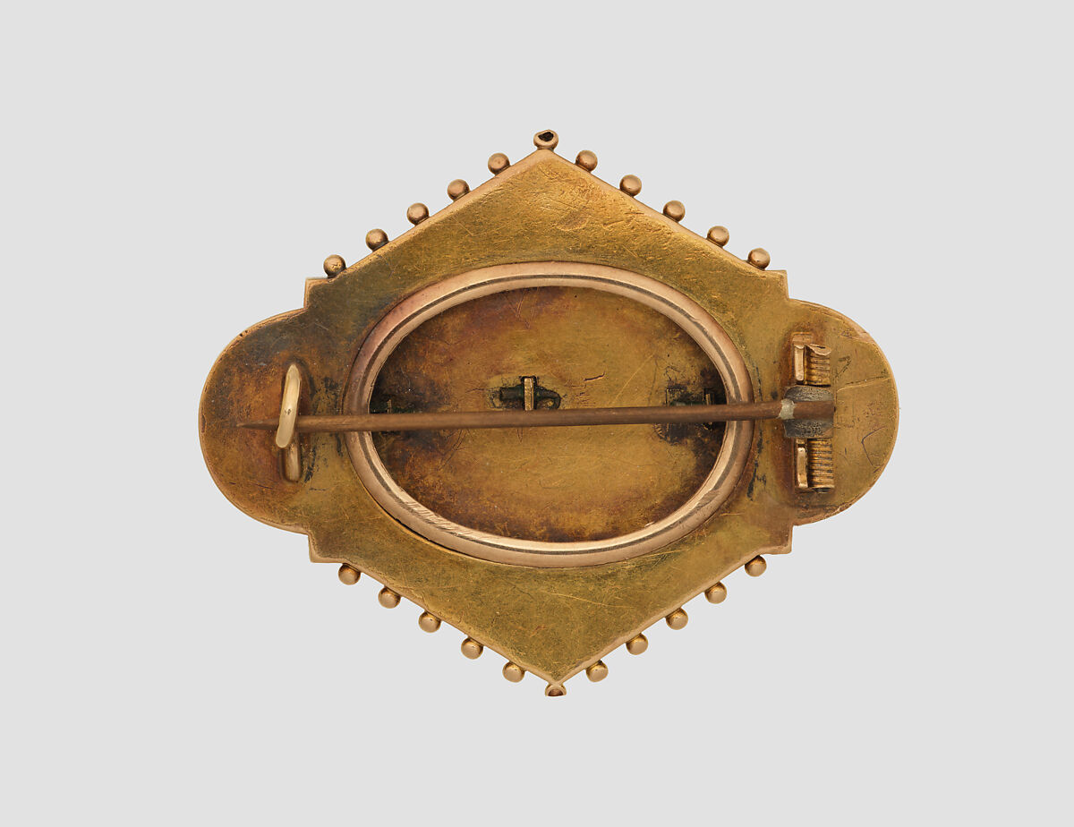 Brooch with Assyrian and Achaemenid Persian-inspired design, Gold, British