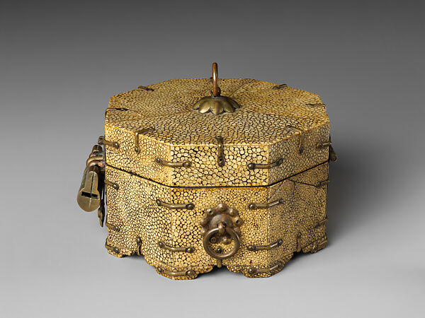 Octagonal box with lid, Lacquer, wood, ray skin, and brass, Korea