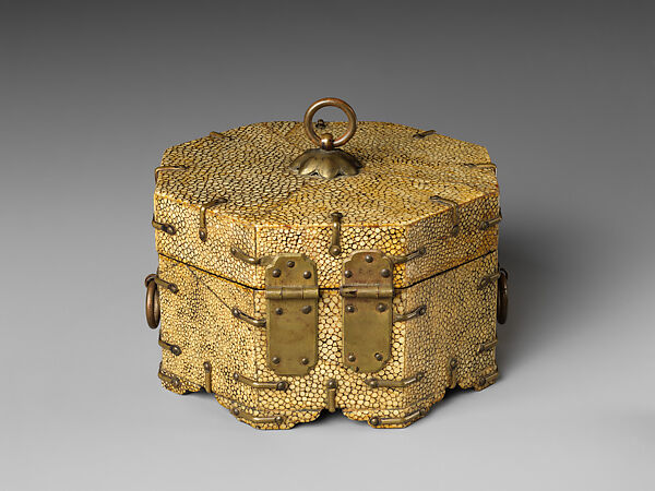 Octagonal box with lid, Lacquer, wood, ray skin, and brass, Korea