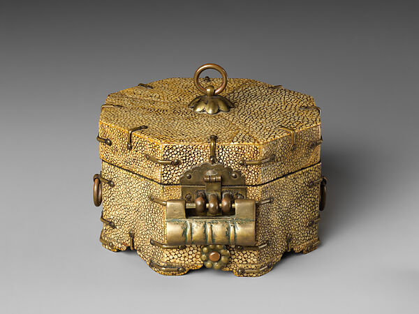 Octagonal box with lid, Lacquer, wood, ray skin, and brass, Korea
