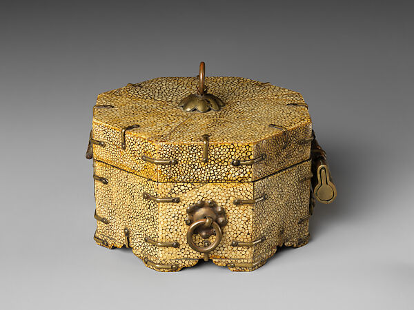 Octagonal box with lid, Lacquer, wood, ray skin, and brass, Korea