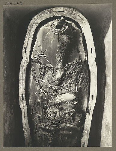 Shroud and Flower Garlands on Upper Part of Tutankhamun’s Second Coffin