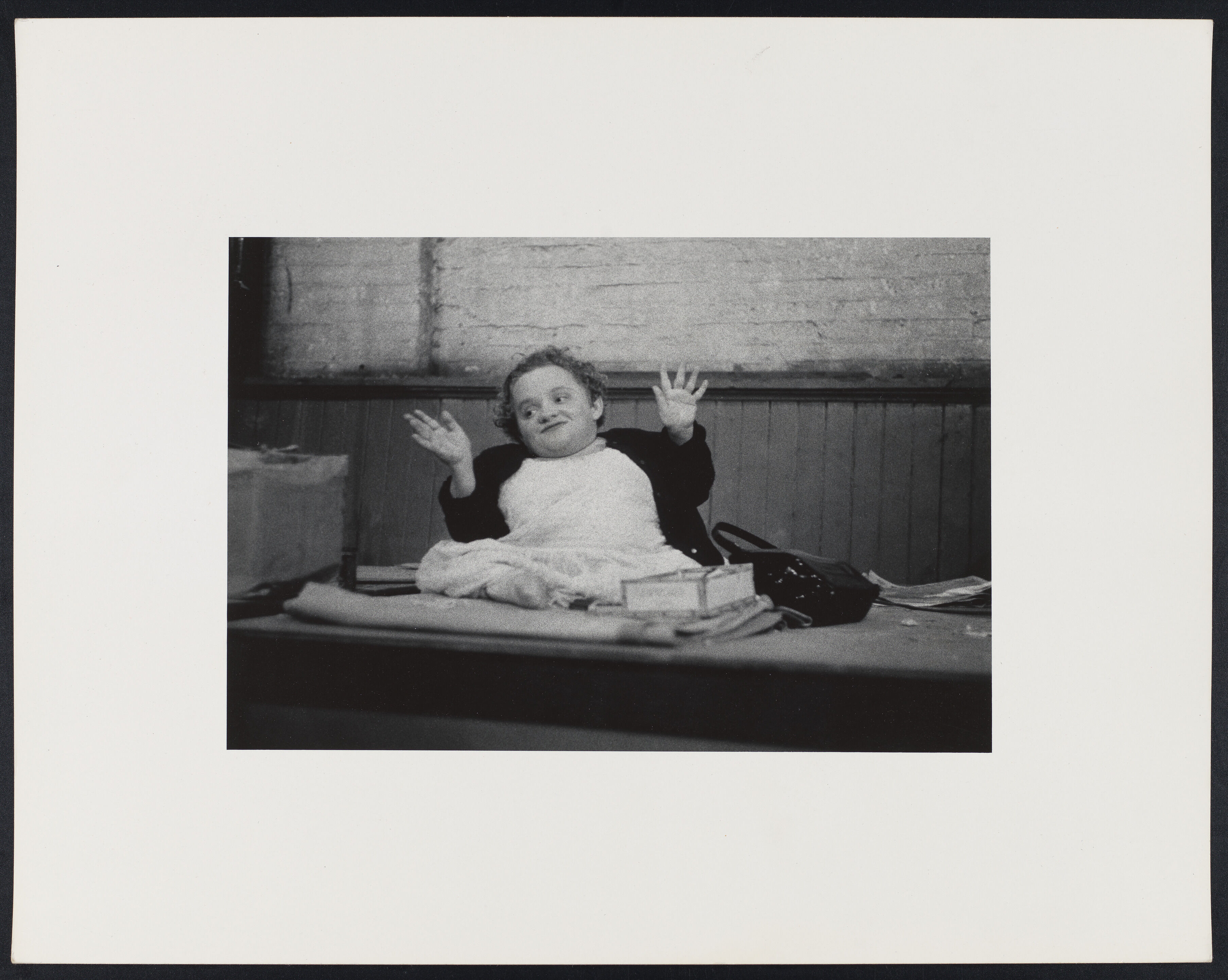 Diane Arbus - Midget lady on stage, Hubert's Museum, N.Y.C. - The