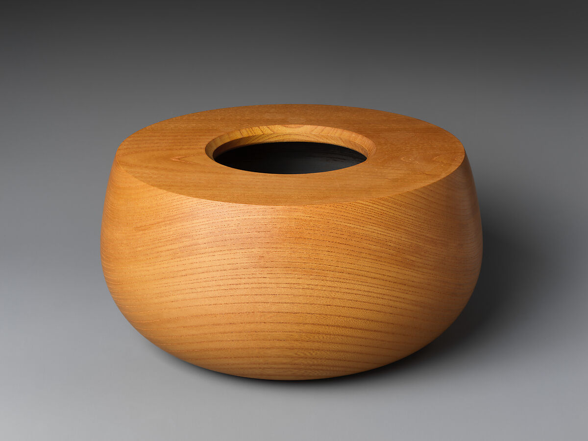 Zelkova Freshwater Container (Mizusashi), Murase Jihei 村瀬治兵衛 (Japanese, born 1957), Zelkova wood, lacquered lid, Japan