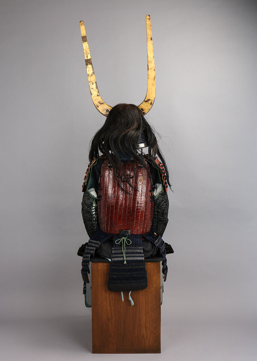 Armor (<i>Nimai-Dō Gusoku</i>) with Box, Iron, leather, lacquer, textile, wood, yak hair, boar bristle, hemp, Japanese