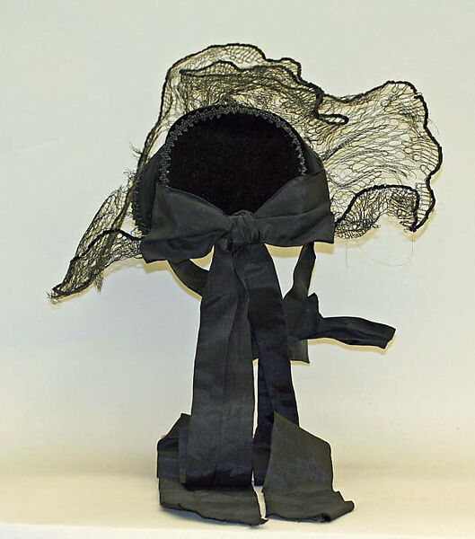 Ensemble, (a) linen
(b) wool
(d, g) cotton
(i, j) silk
(k, l) leather, Swiss