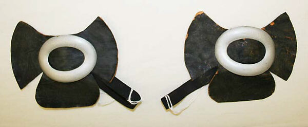 Ensemble, (a) linen
(b) wool
(d, g) cotton
(i, j) silk
(k, l) leather, Swiss