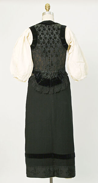 Ensemble, (a) linen
(b) wool
(d, g) cotton
(i, j) silk
(k, l) leather, Swiss