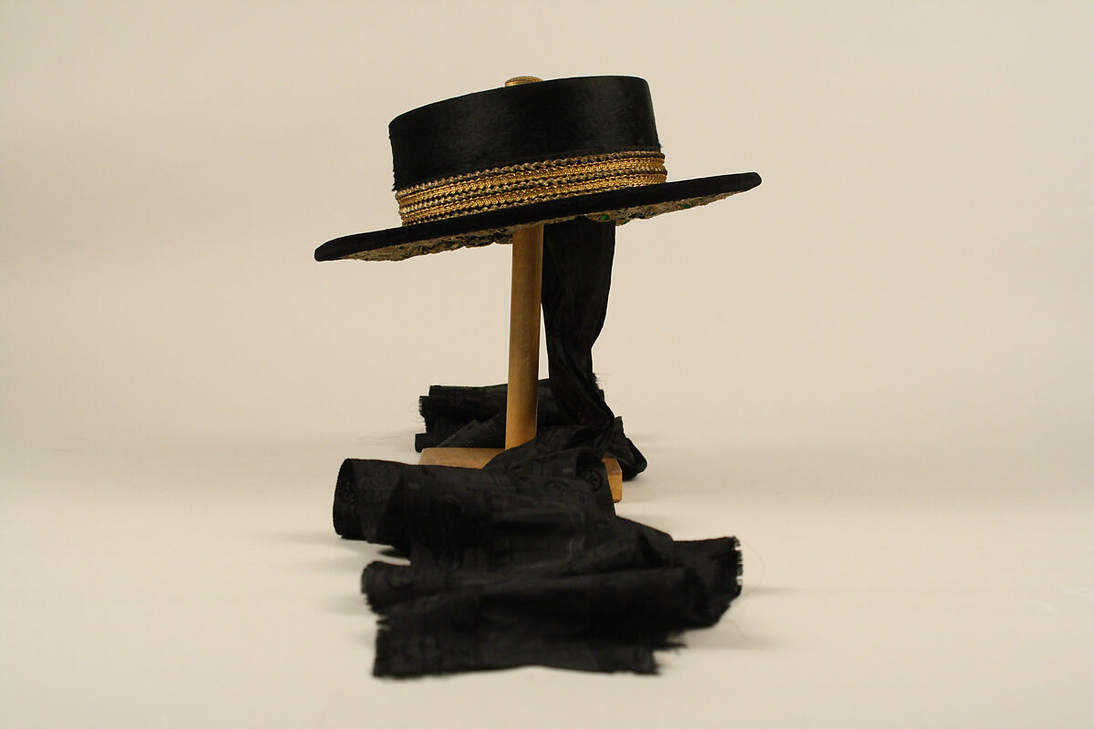 Headdress, silk, metal thread, Austrian