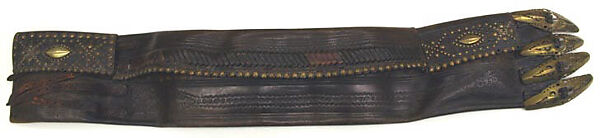 Ensemble, (a, b, e) wool
(c, d, f, g) leather
(h) wood, Polish