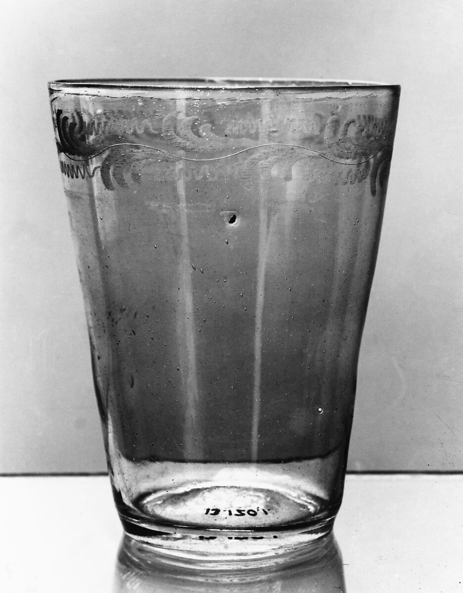 Tumbler, Non-lead glass with engraved decoration 