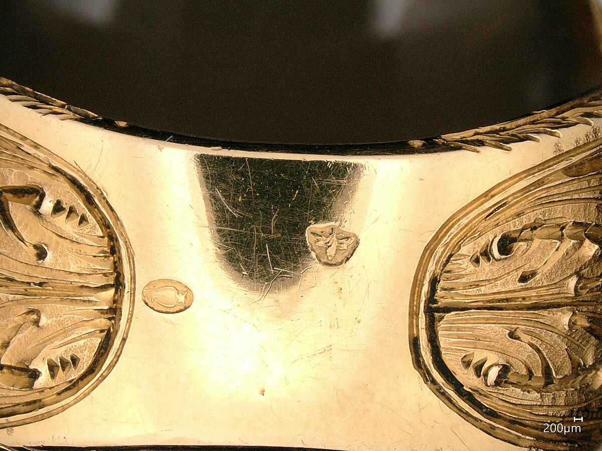 Cameo of Hercules set in ring, 18k gold, chalcedony cameo, probably Italian