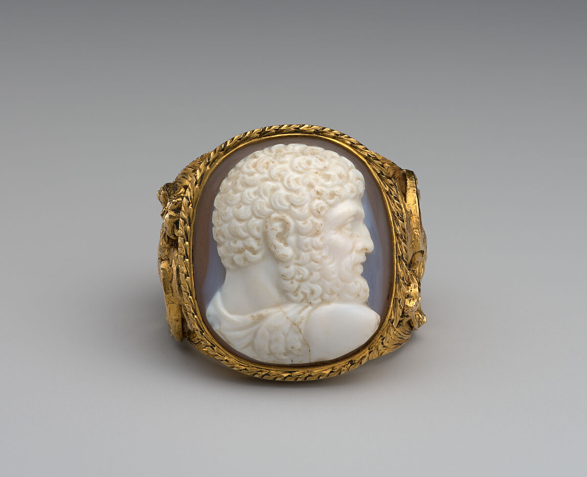 Cameo of Hercules set in ring, 18k gold, chalcedony cameo, probably Italian