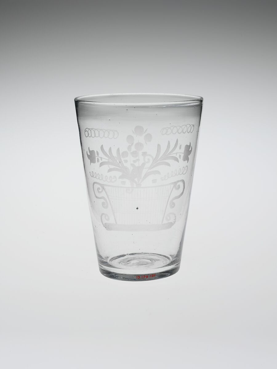 Tumbler, Glass with engraved decoration 