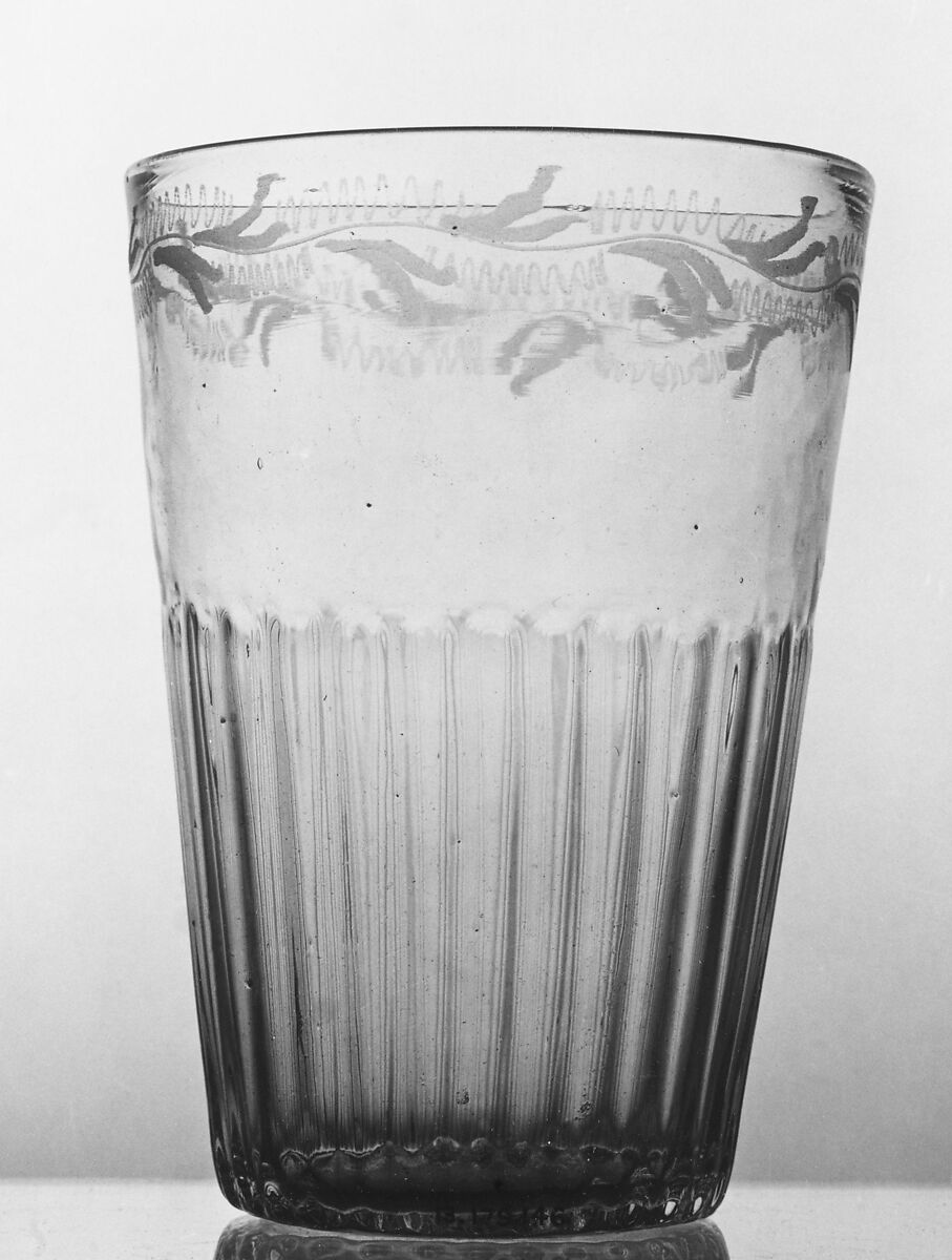 Tumbler, Non-lead glass with engraved decoration 