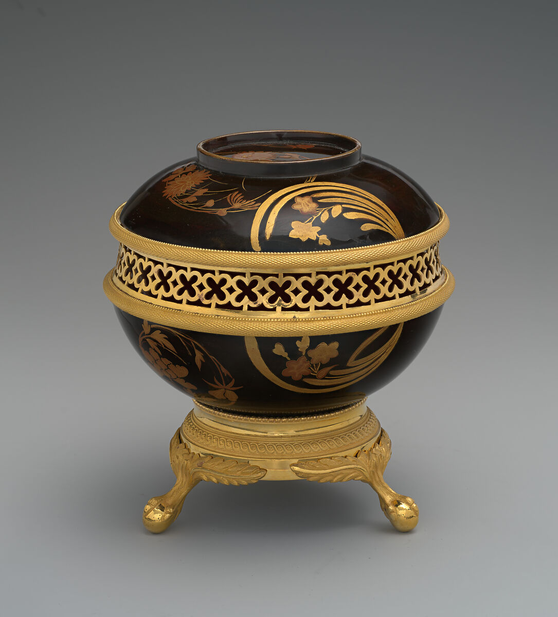 Potpourri vessel, attributed to Benjamin Vulliamy (British, 1747–1811), Japanese lacquered wood, gilded-bronze mounts, Japanese and British 