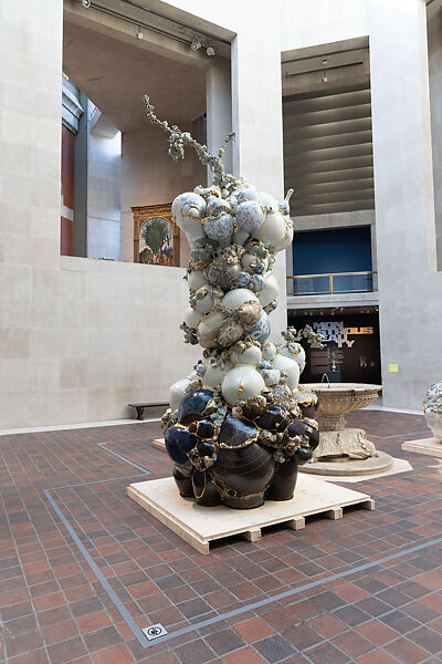 Translated Vase_2017 TVBGJW 1_Nine Dragons in Wonderland, Yeesookyung  Korean, Ceramic shards, stainless steel, aluminum, epoxy, 24K gold leaf, armature