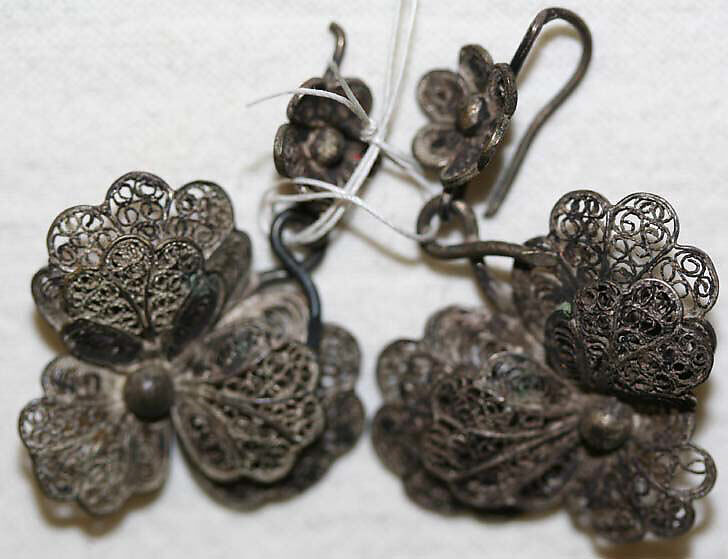 Earrings, metal, European, Eastern 