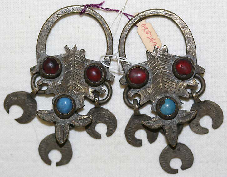 Earrings, metal, European, Eastern 