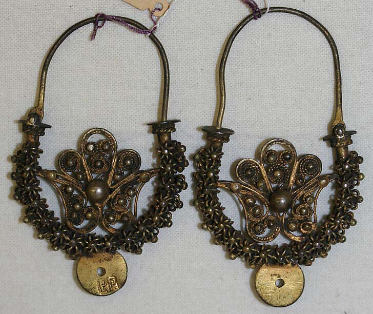 Earrings, metal, European, Eastern 