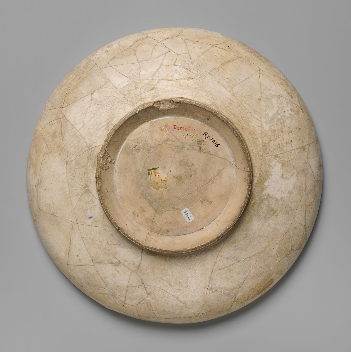 White Bowl with a Blue Peacock, Stonepaste; incised and in-glaze painted under transparent glaze