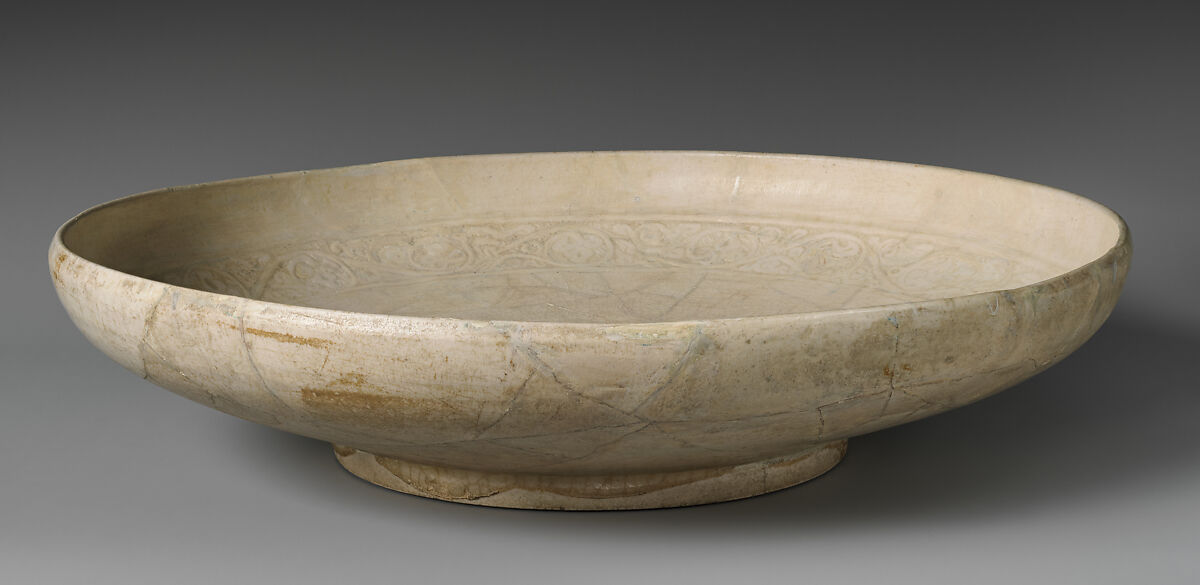 White Bowl with a Blue Peacock, Stonepaste; incised and in-glaze painted under transparent glaze