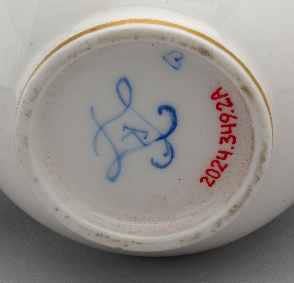 Milk jug (pot à lait à trois pieds, 3eme grandeur) (part of a déjeuner service), Sèvres Manufactory (French, 1740–present), Soft-paste porcelain, French, Sevrès