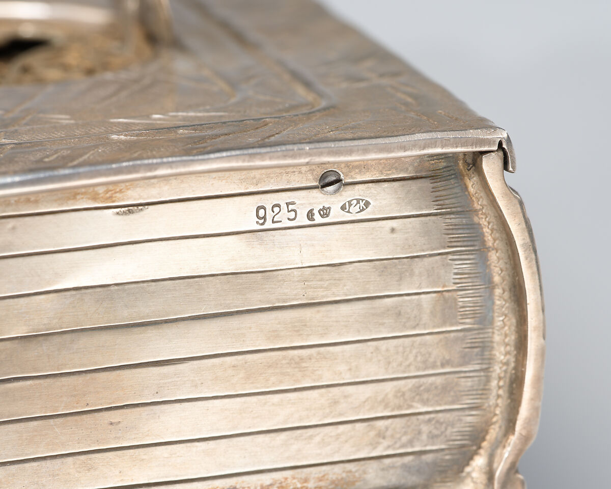 Mechanical singing bird box in book form