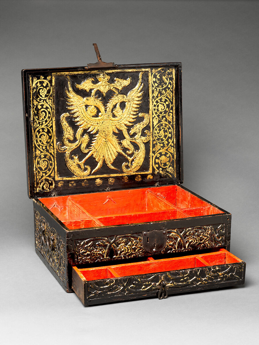 Writing box with Camões inscription, Wood, lacquer, gold and iron, Lower Burma, Kingdom of Pegu